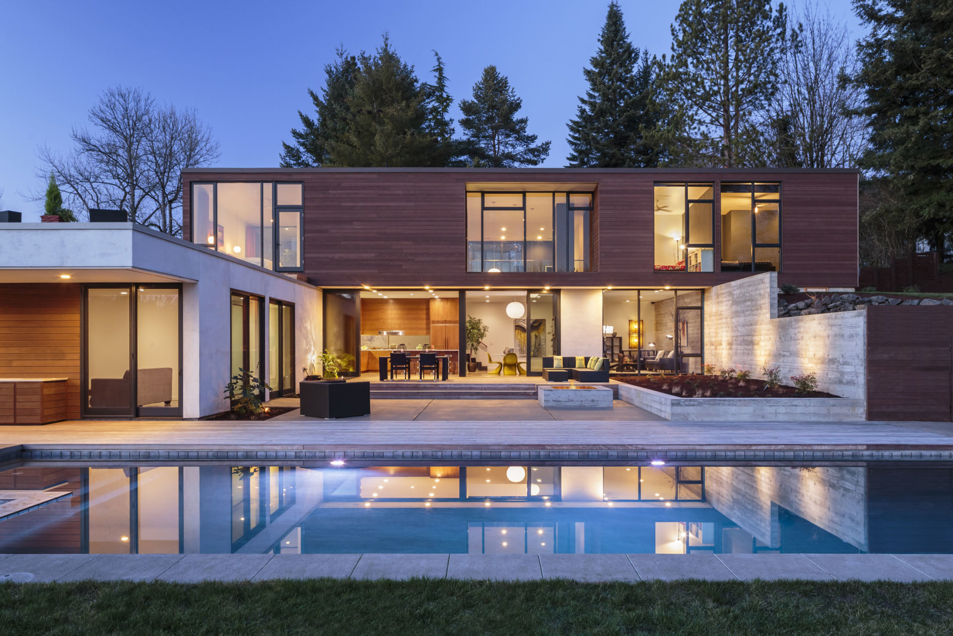 Modern house with pool at Las Perlas